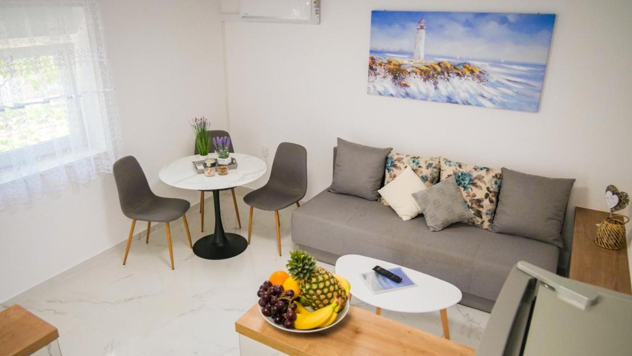 Peaceful & Sunny Apartments โตรกีร์ ภายนอก รูปภาพ