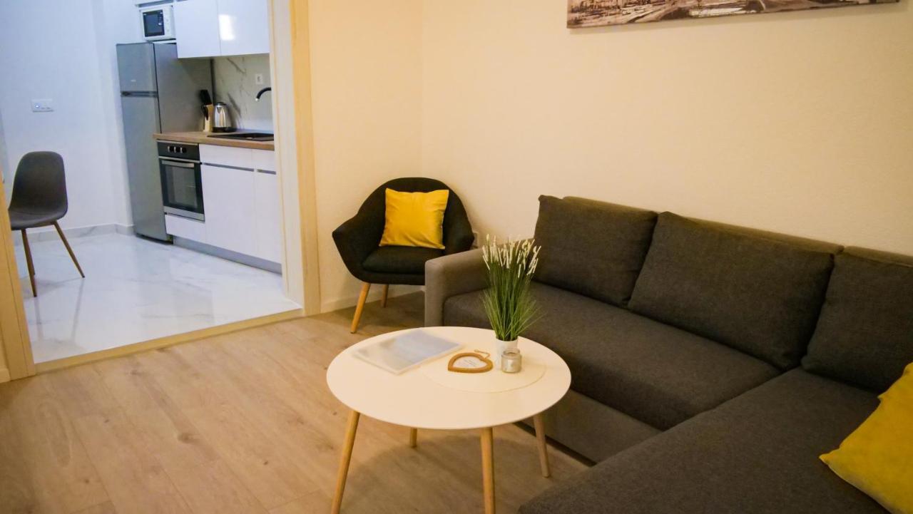 Peaceful & Sunny Apartments โตรกีร์ ภายนอก รูปภาพ