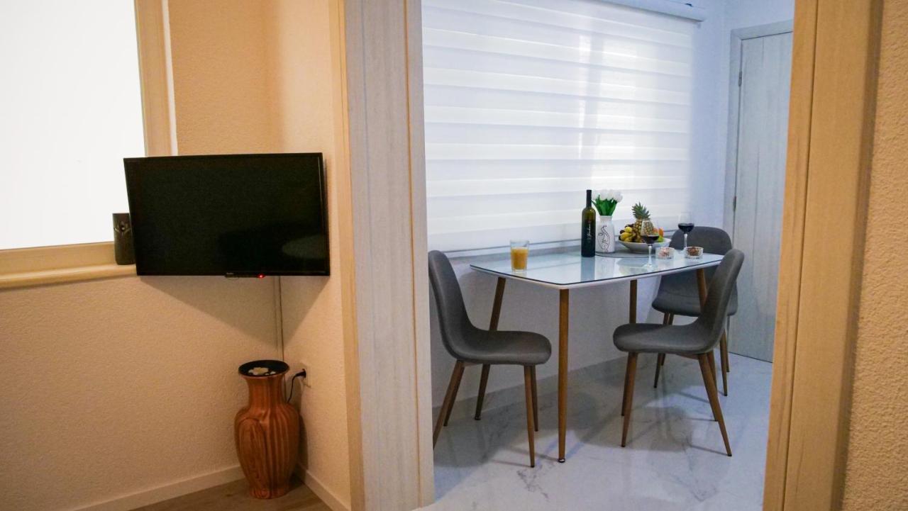 Peaceful & Sunny Apartments โตรกีร์ ภายนอก รูปภาพ