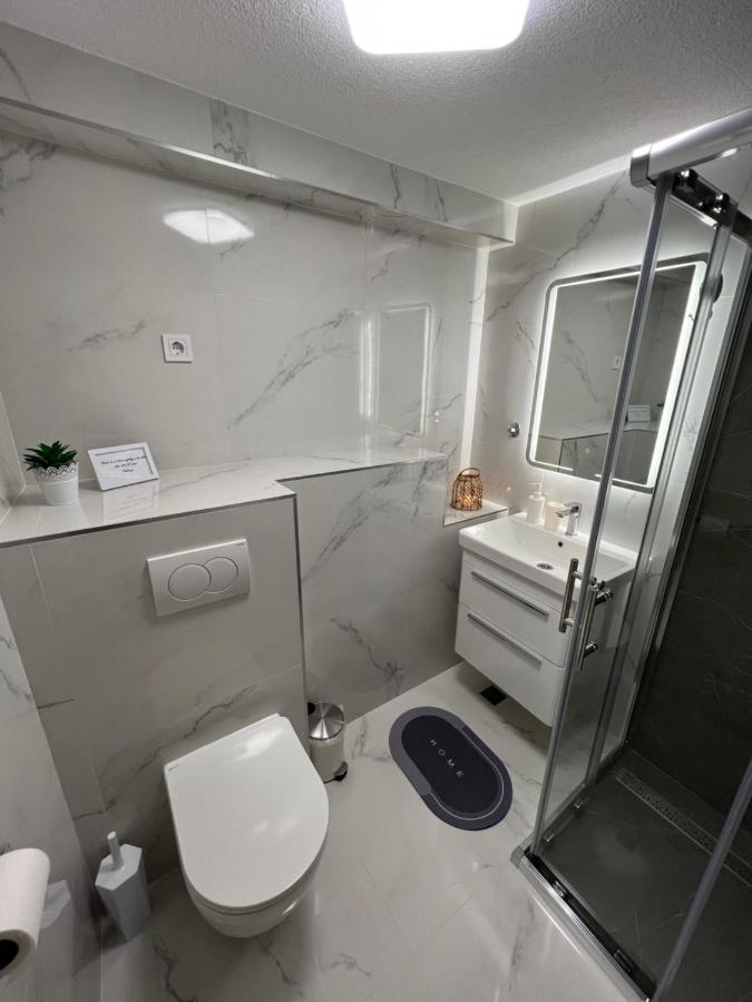 Peaceful & Sunny Apartments โตรกีร์ ภายนอก รูปภาพ